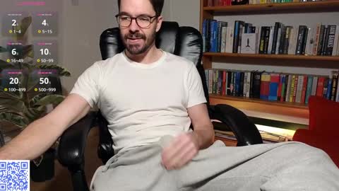 Snapshot of britishpoet chatting on December 2024 02:11:01 PM Callum online show from December 2024 02:11:01 PM