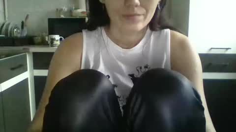 Snapshot of britneyamy chatting on December 2024 01:32:02 PM Britney online show from December 2024 01:32:02 PM