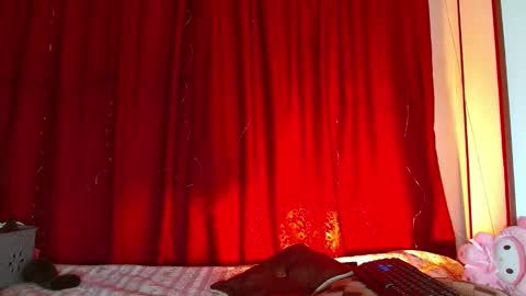 Snapshot of brittany_bubbles chatting on March 2025 05:07:02 PM maru miaw Please help me to reach 100 thumbs up online show from March 2025 05:07:02 PM