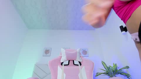 Snapshot of brittany_cute18 chatting on January 2025 11:03:01 AM online show from January 2025 11:03:01 AM