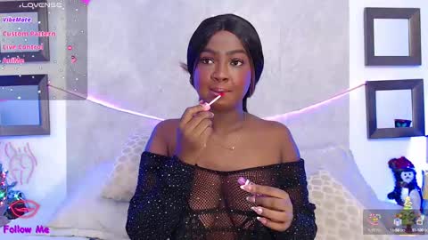 Snapshot of brittanyjhonnns chatting on December 2024 09:39:01 AM brittany 25 years old happy as a worm online show from December 2024 09:39:01 AM