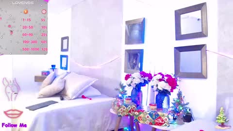 Snapshot of brittanyjhonnns chatting on December 2024 12:45:01 PM brittany 25 years old happy as a worm online show from December 2024 12:45:01 PM