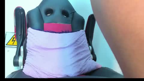 BRIYIT     online show from February 2025 08:54:01 AM