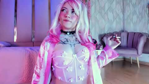     online show from December 2025 02:25:02 PM