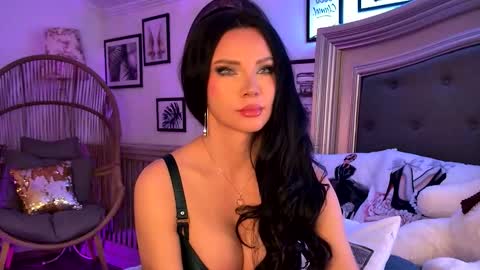 Snapshot of brookeember chatting on January 2026 12:18:02 PM Ember online show from January 2026 12:18:02 PM