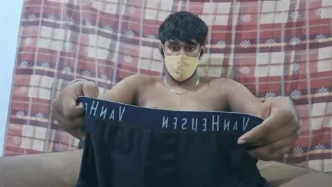 brownguy2505 online show from May 2026 03:19:02 PM