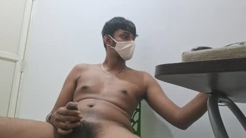 Snapshot of brownguy2505 chatting on June 2026 05:58:02 PM brownguy2505 online show from June 2026 05:58:02 PM