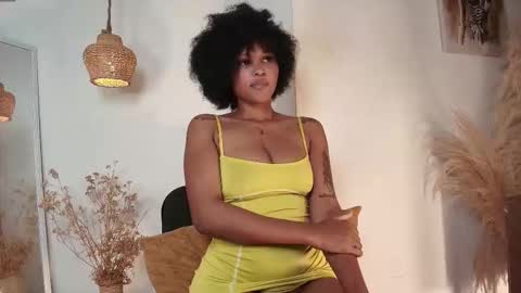 Snapshot of brownluxe chatting on January 2026 11:14:02 AM brownluxe online show from January 2026 11:14:02 AM