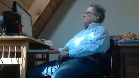 Snapshot of brubar chatting on October 2025 08:28:01 PM brubar online show from October 2025 08:28:01 PM