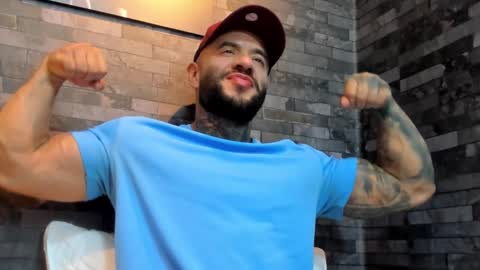 Snapshot of brucedallas chatting on January 2026 01:52:02 AM brucedallas online show from January 2026 01:52:02 AM