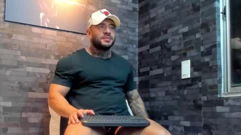 Snapshot of brucedallas chatting on February 2026 01:04:01 AM brucedallas online show from February 2026 01:04:01 AM