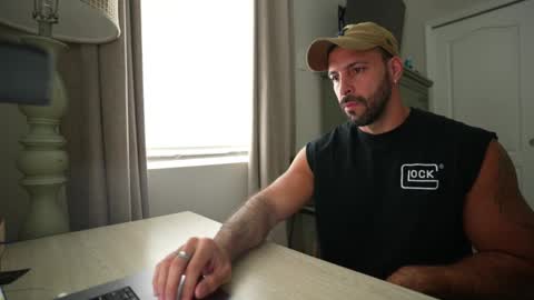 Snapshot of brucestryker chatting on October 2025 07:47:01 PM onlyfans BRUCESTRYKER online show from October 2025 07:47:01 PM