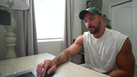 Snapshot of brucestryker chatting on November 2025 07:03:01 PM onlyfans BRUCESTRYKER online show from November 2025 07:03:01 PM