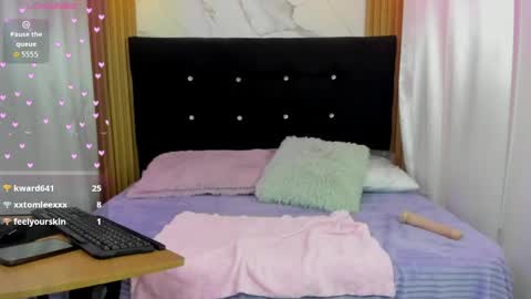Snapshot of brue_faithfulslut chatting on June 2026 04:02:02 PM Brue online show from June 2026 04:02:02 PM