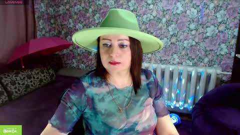 Julia online show from April 2026 08:32:01 PM