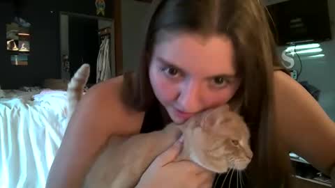 brunettebaby040 online show from September 2025 10:22:02 PM