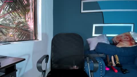 brunette online show from January 2025 04:05:01 PM