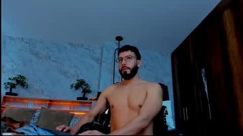 Snapshot of bruno_woods chatting on March 2025 03:49:02 PM Andres Suarez online show from March 2025 03:49:02 PM