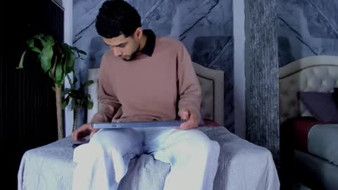 Bry Dalton online show from December 2025 04:18:02 AM