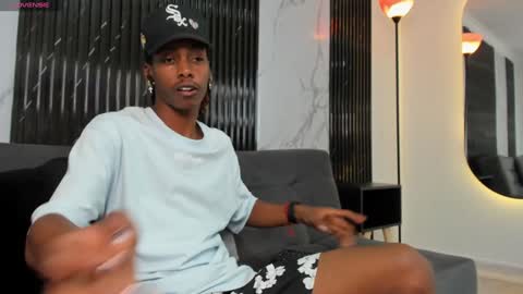 Snapshot of bryxxxon1 chatting on December 2024 03:08:01 PM Bryxon online show from December 2024 03:08:01 PM