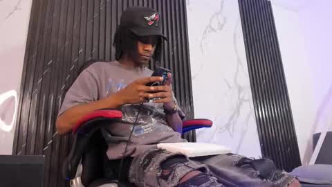 Snapshot of bryxxxon1 chatting on September 2025 05:37:01 PM Bryxon online show from September 2025 05:37:01 PM