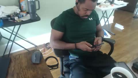 Snapshot of btd313 chatting on April 2026 02:11:02 PM btd313 online show from April 2026 02:11:02 PM