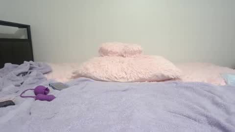 Snapshot of bubble_girl_lo chatting on March 2026 07:36:02 AM Queen Lola XXX online show from March 2026 07:36:02 AM