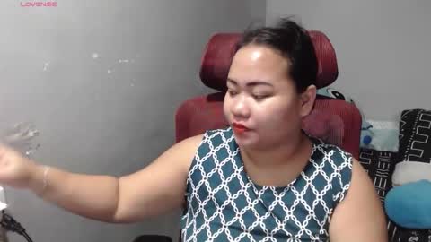 Snapshot of bubblebuttpinay chatting on February 2026 02:10:02 PM Sunshine online show from February 2026 02:10:02 PM