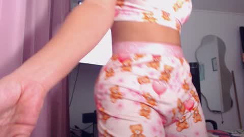 Valery Restrepo online show from June 2026 09:27:02 PM