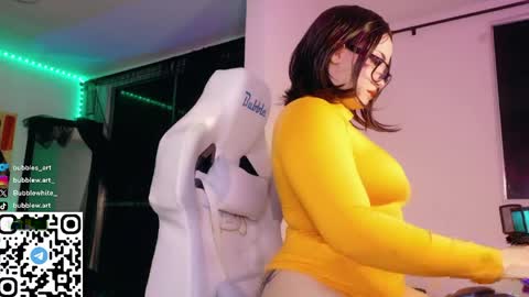 Snapshot of bubblewhite_ chatting on May 2026 01:25:02 AM BubbleJereth online show from May 2026 01:25:02 AM