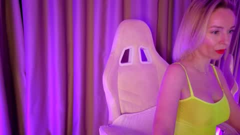 bubbling_crush online show from March 2025 09:00:02 PM