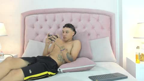 Snapshot of buda_and_cataleya_ chatting on January 2025 11:13:02 PM Buda y Cataleya online show from January 2025 11:13:02 PM