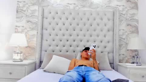 Snapshot of buda_and_cataleya_ chatting on October 2025 02:47:01 PM Buda y Cataleya online show from October 2025 02:47:01 PM