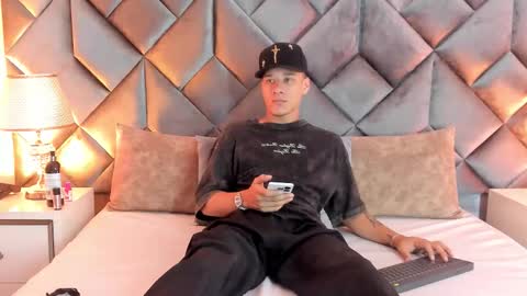 Buda y Cataleya online show from February 2026 01:43:01 PM