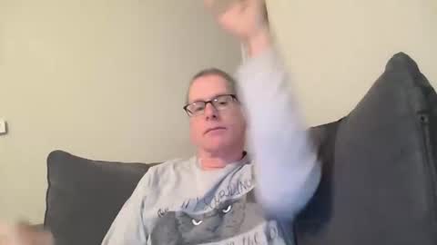 Snapshot of budman004 chatting on November 2025 11:03:01 PM budman004 online show from November 2025 11:03:01 PM