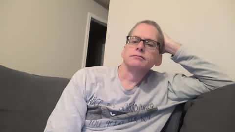 Snapshot of budman004 chatting on November 2025 12:42:01 AM budman004 online show from November 2025 12:42:01 AM