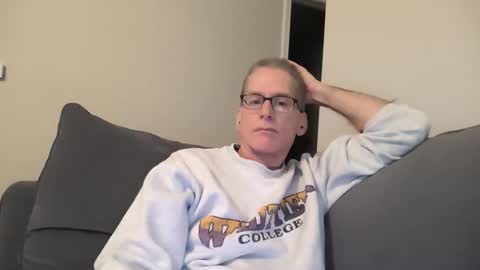 Snapshot of budman004 chatting on November 2025 10:12:01 PM budman004 online show from November 2025 10:12:01 PM