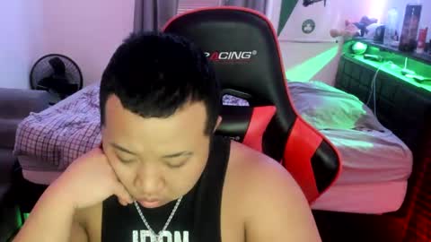 buffsexyman24 online show from March 2025 10:45:02 PM