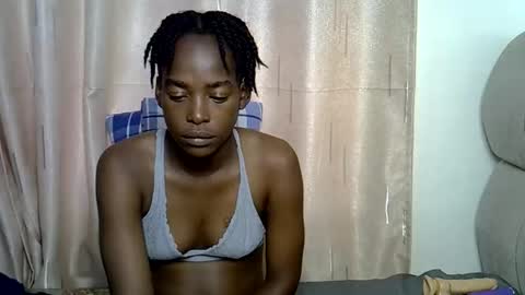 Snapshot of buffybaby_2 chatting on January 2026 09:47:01 AM buffybaby_2 online show from January 2026 09:47:01 AM