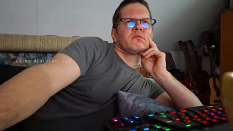 Snapshot of bumbuss chatting on February 2026 03:30:02 PM bumbuss online show from February 2026 03:30:02 PM