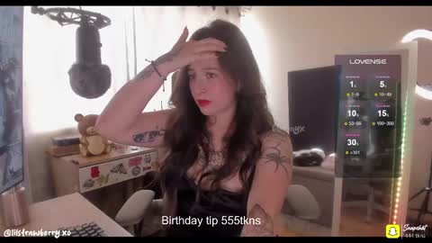 Snapshot of bun_nyx chatting on May 2026 09:32:01 PM online show from May 2026 09:32:01 PM