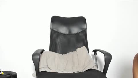     online show from December 2025 10:47:02 PM