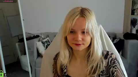 Snapshot of bunny_elsy chatting on June 2026 11:09:01 AM Elsy online show from June 2026 11:09:01 AM