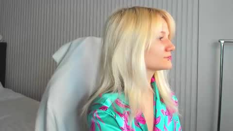 Snapshot of bunny_elsy chatting on July 2026 11:12:01 AM Elsy online show from July 2026 11:12:01 AM