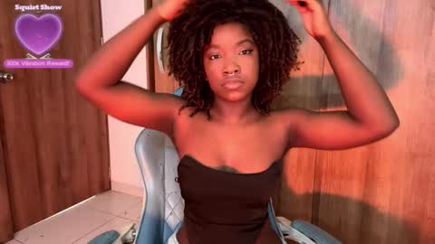 Snapshot of bunny_secrets chatting on November 2025 01:32:02 PM Isa online show from November 2025 01:32:02 PM