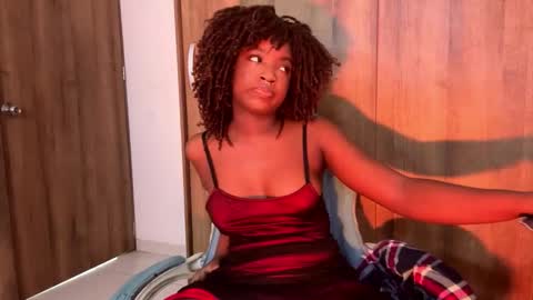 Snapshot of bunny_secrets chatting on November 2025 09:25:02 PM Isa online show from November 2025 09:25:02 PM