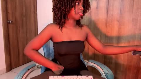 Snapshot of bunny_secrets chatting on December 2025 12:05:01 AM Isa online show from December 2025 12:05:01 AM