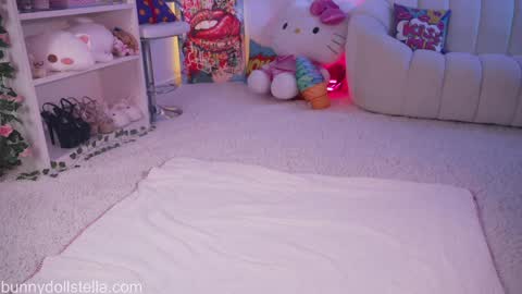 Stella online show from May 2026 11:01:04 PM