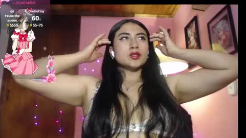 bunnyEmilyR0s33 online show from December 2024 05:44:01 PM