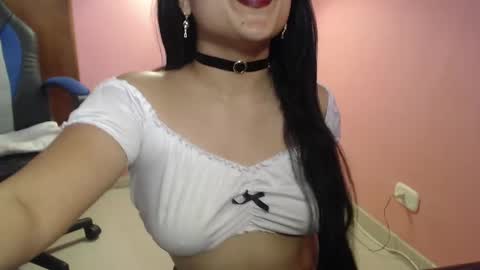 bunnyEmilyR0s33 online show from December 2024 03:42:02 PM